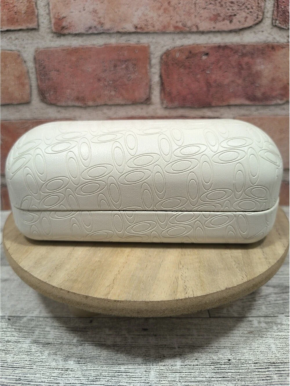 Oakley White Eyeglass Sunglass Large Clamshell Hard Case Embossed Logo CASE ONLY